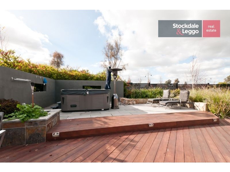 2 Sheffield Way, Craigieburn VIC 3064