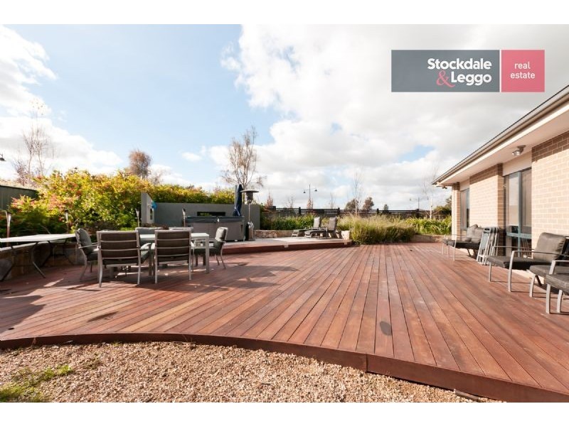 2 Sheffield Way, Craigieburn VIC 3064