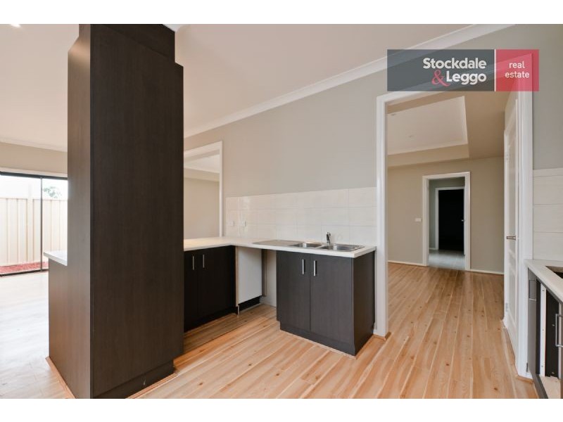 1/1 Clarendon Avenue, Craigieburn VIC 3064