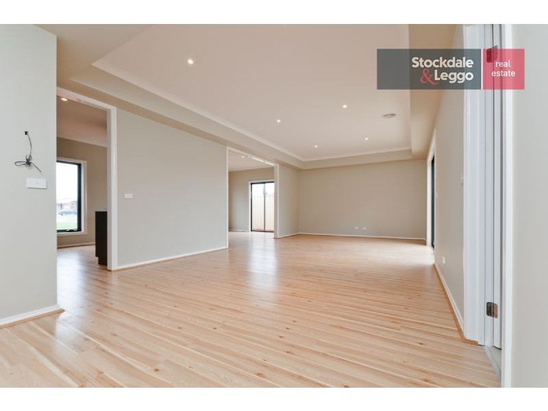 1/1 Clarendon Avenue, Craigieburn VIC 3064