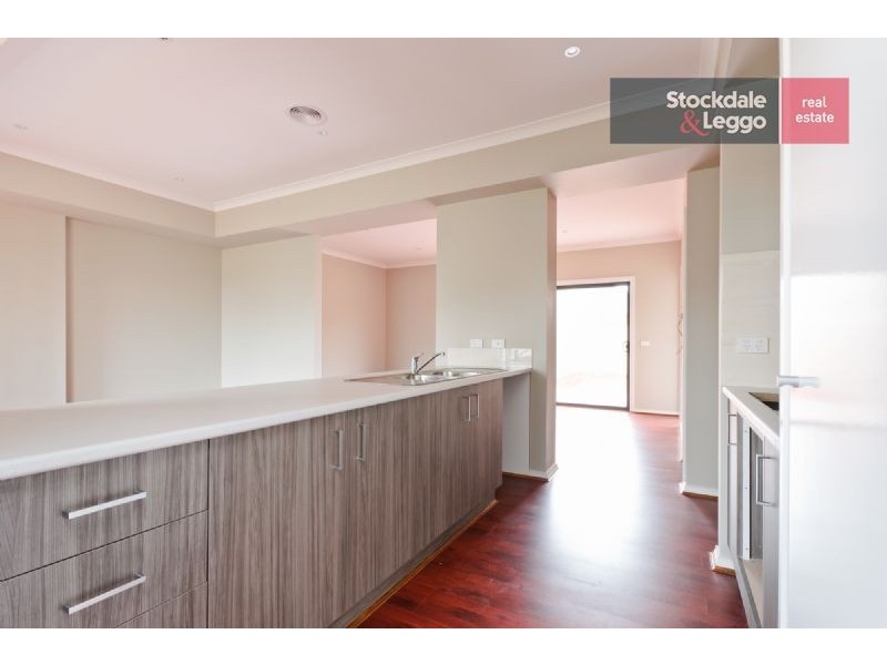 3/1 Clarendon Avenue, Craigieburn VIC 3064