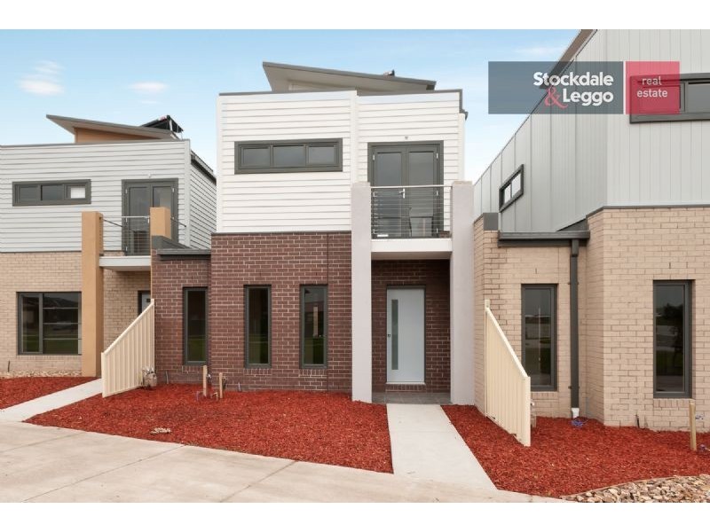 4/1 Clarendon Avenue, Craigieburn VIC 3064