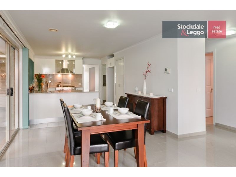 9 Hammond Place, Roxburgh Park VIC 3064