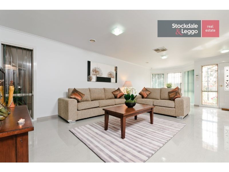 9 Hammond Place, Roxburgh Park VIC 3064