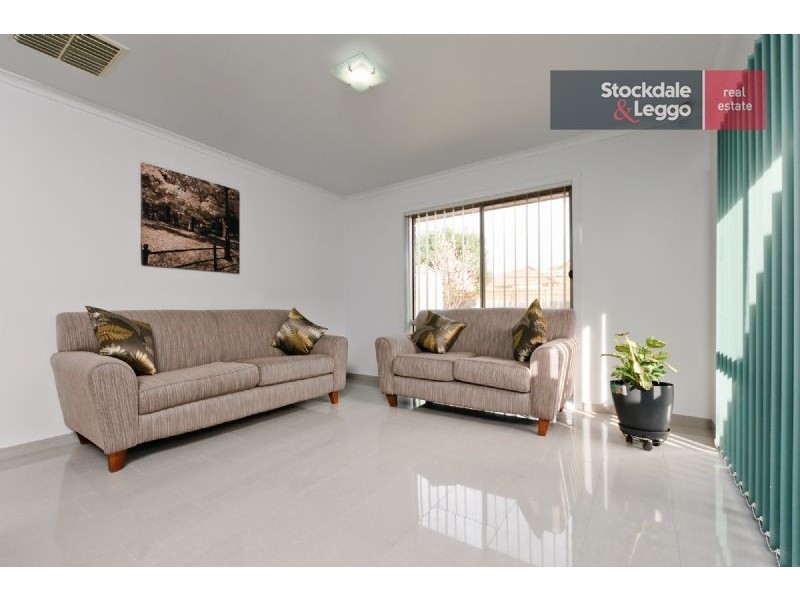 9 Hammond Place, Roxburgh Park VIC 3064