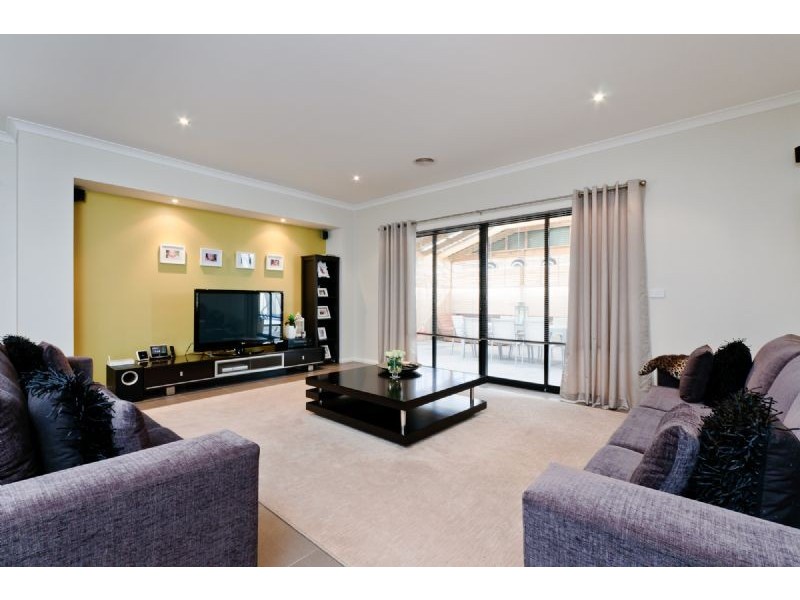 32 Tusmore Rise, Craigieburn VIC 3064