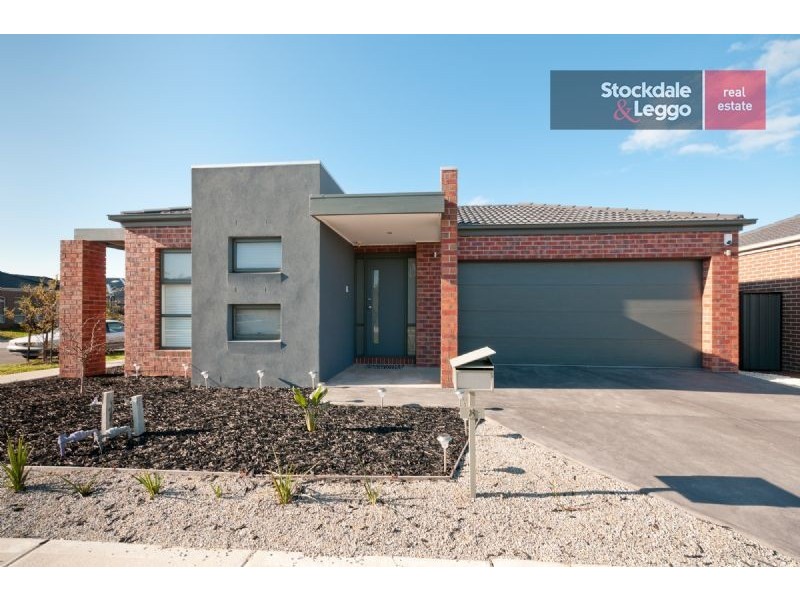 8 Dempster Drive, Craigieburn VIC 3064