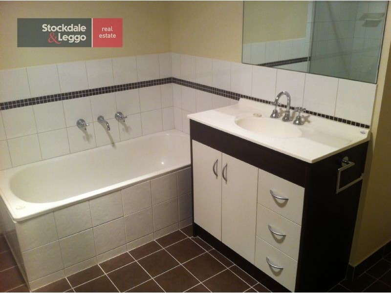 24 Walters Avenue, Airport West VIC 3042