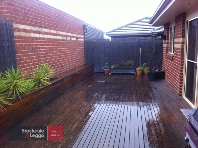 24 Walters Avenue, Airport West VIC 3042