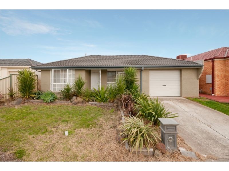 7 Tigris Court, Roxburgh Park VIC 3064