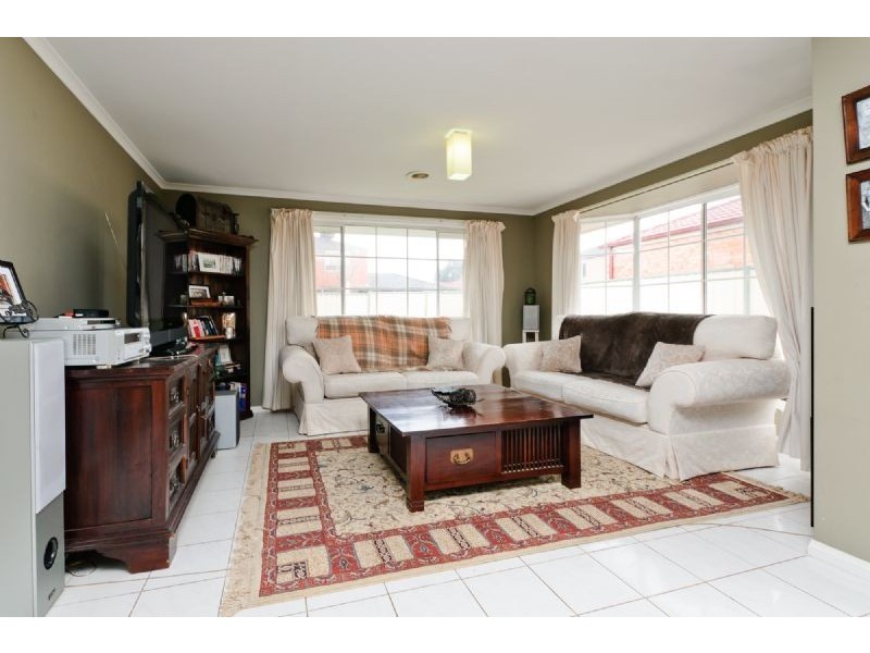 7 Tigris Court, Roxburgh Park VIC 3064