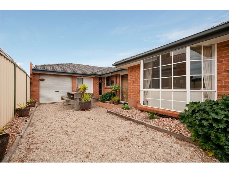 7 Tigris Court, Roxburgh Park VIC 3064