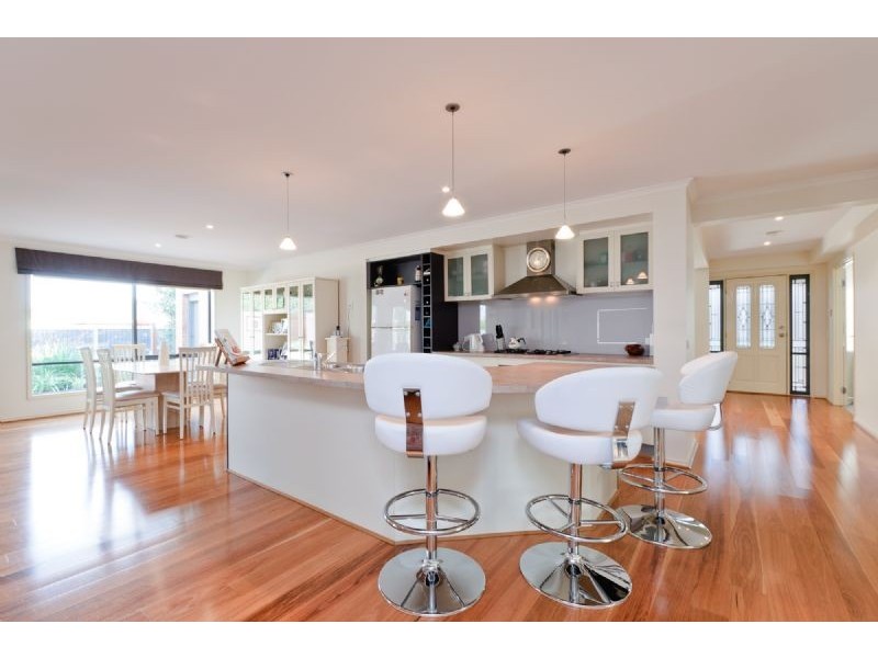 2 Parramatta Walk, Craigieburn VIC 3064