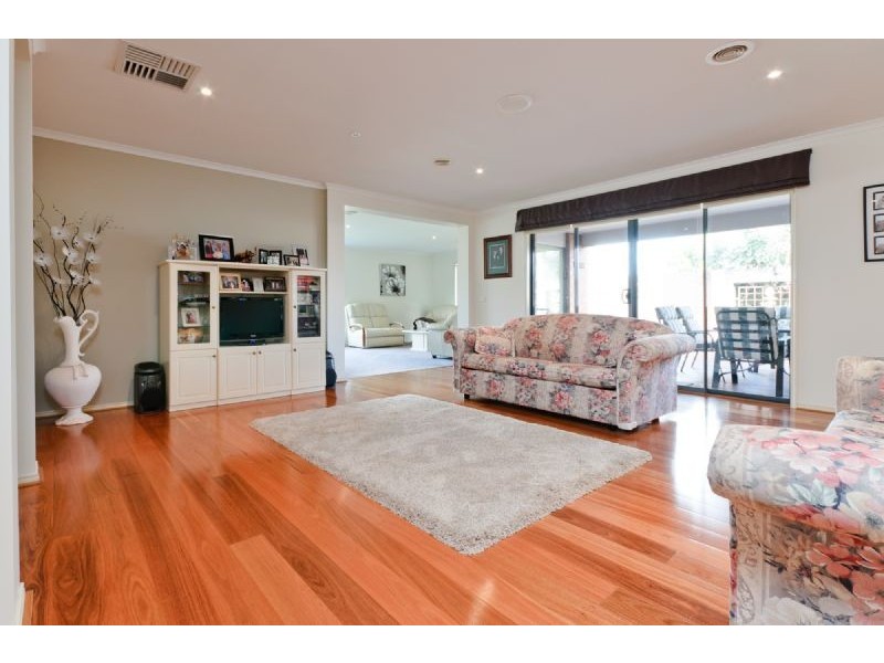 2 Parramatta Walk, Craigieburn VIC 3064