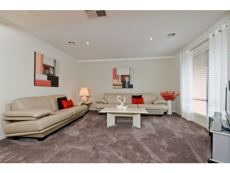 2 Parramatta Walk, Craigieburn VIC 3064