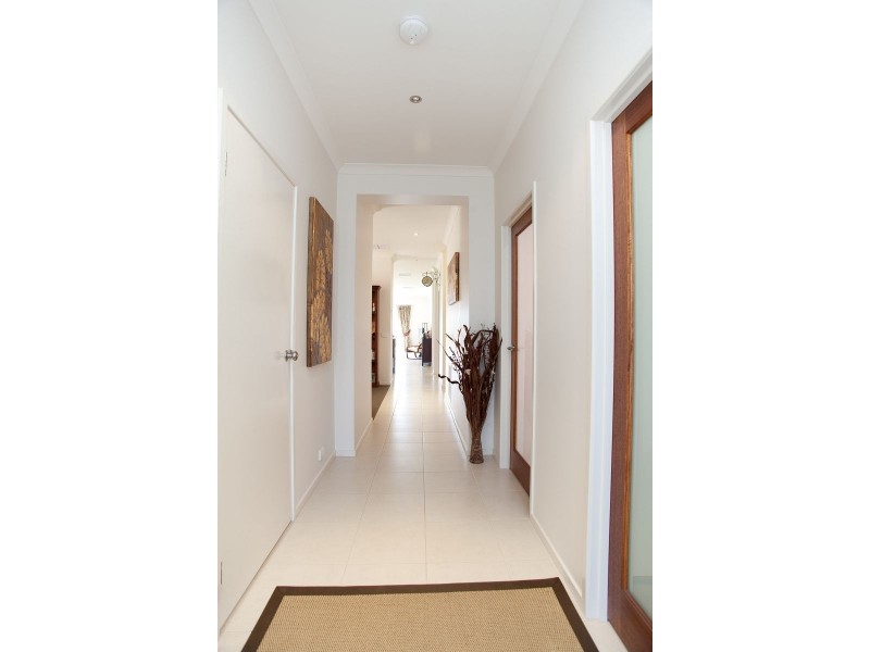 22 Blairgowrie Drive, Craigieburn VIC 3064