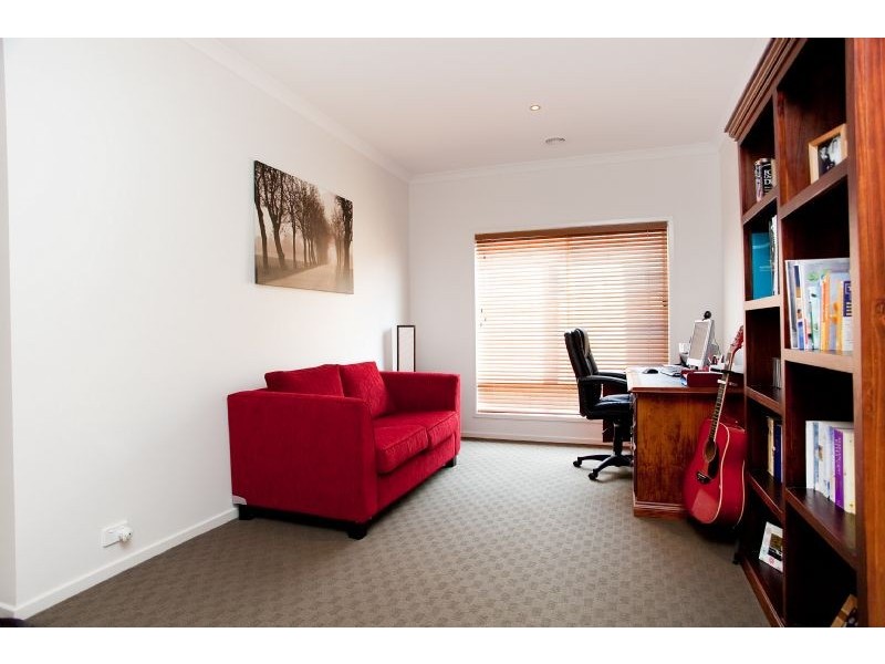 22 Blairgowrie Drive, Craigieburn VIC 3064