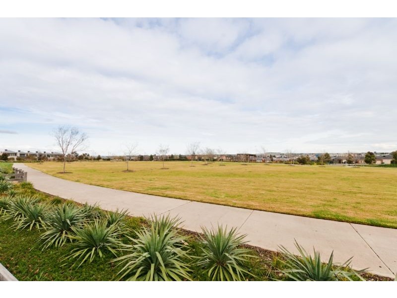 16 Balconies Way, Craigieburn VIC 3064