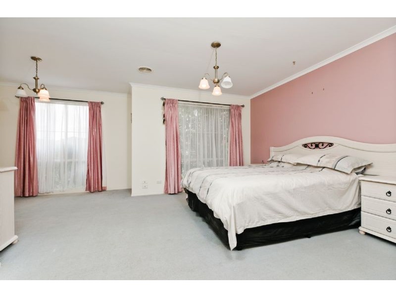 15 Sunnybrook Court, Craigieburn VIC 3064