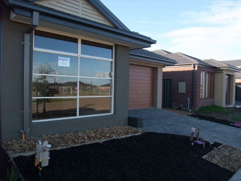 12 Rainham Avenue, Craigieburn VIC 3064