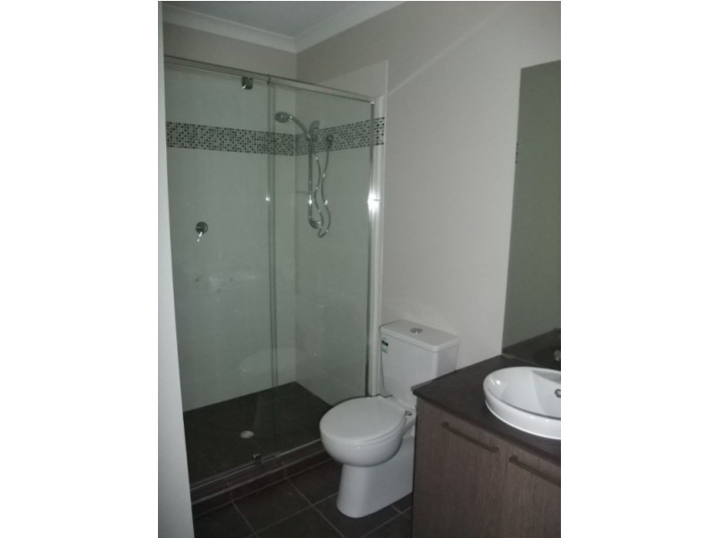 12 Rainham Avenue, Craigieburn VIC 3064