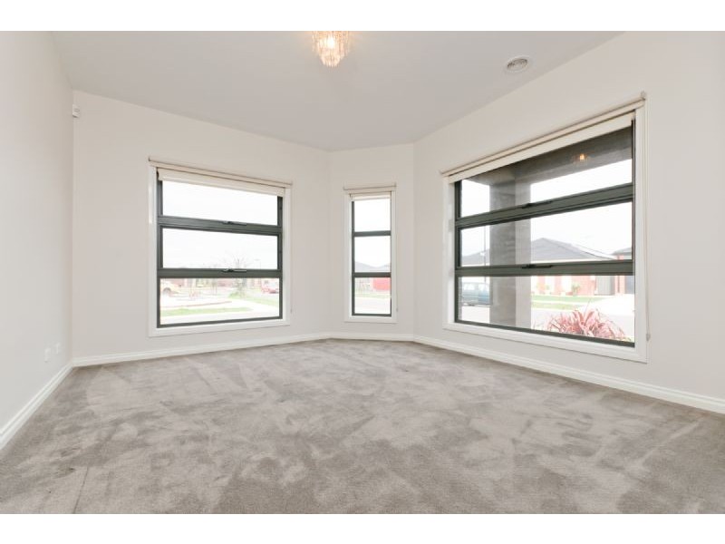 10 Eastleigh Street, Craigieburn VIC 3064