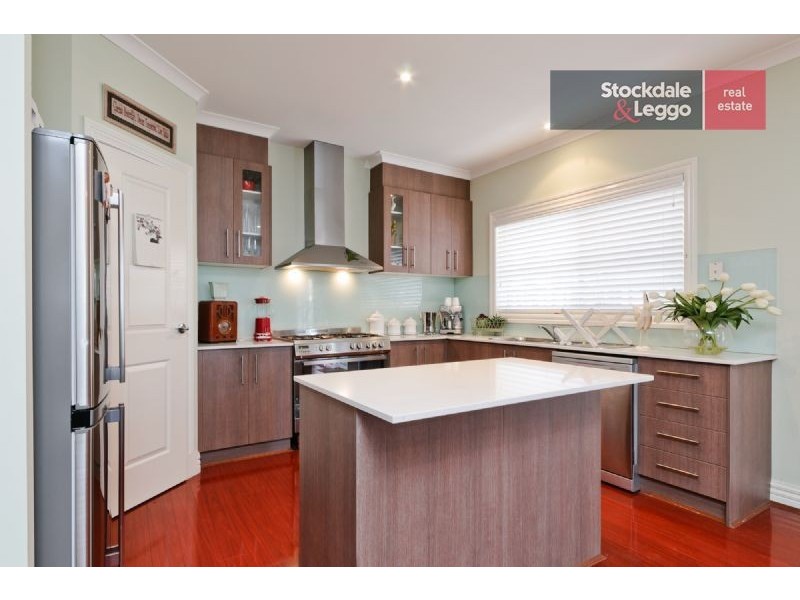 28 Mallacoota Way, Craigieburn VIC 3064