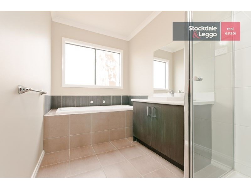 5/1 Clarendon Avenue, Craigieburn VIC 3064