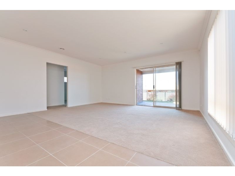 27 Kensley Circuit, Craigieburn VIC 3064