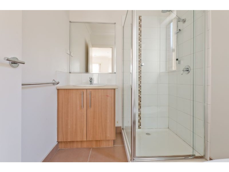 27 Kensley Circuit, Craigieburn VIC 3064