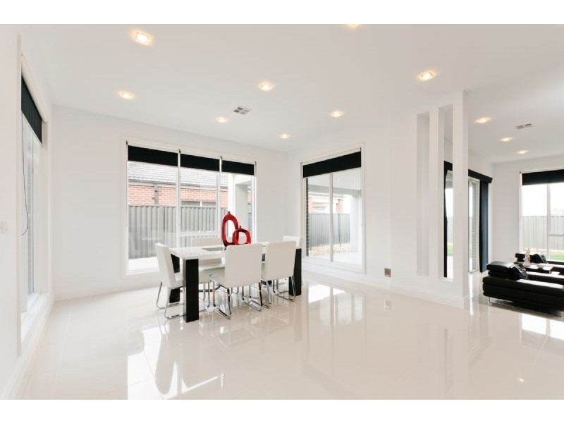 33 Corringa Way, Craigieburn VIC 3064