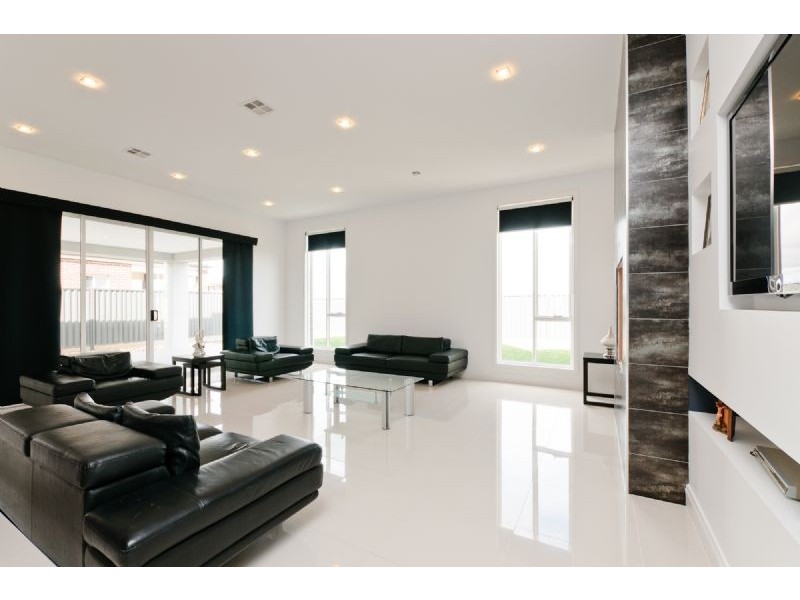 33 Corringa Way, Craigieburn VIC 3064