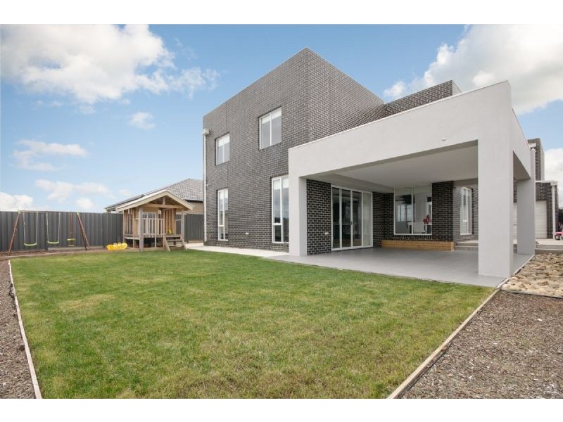 33 Corringa Way, Craigieburn VIC 3064