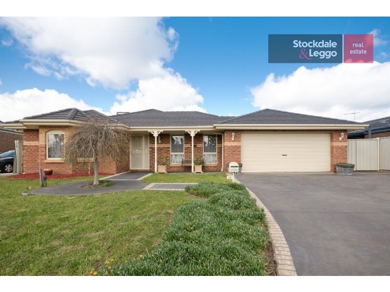 34 Stoneleigh Place, Craigieburn VIC 3064