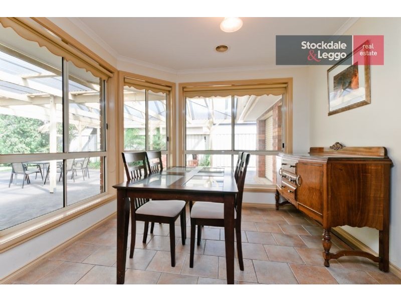 34 Stoneleigh Place, Craigieburn VIC 3064