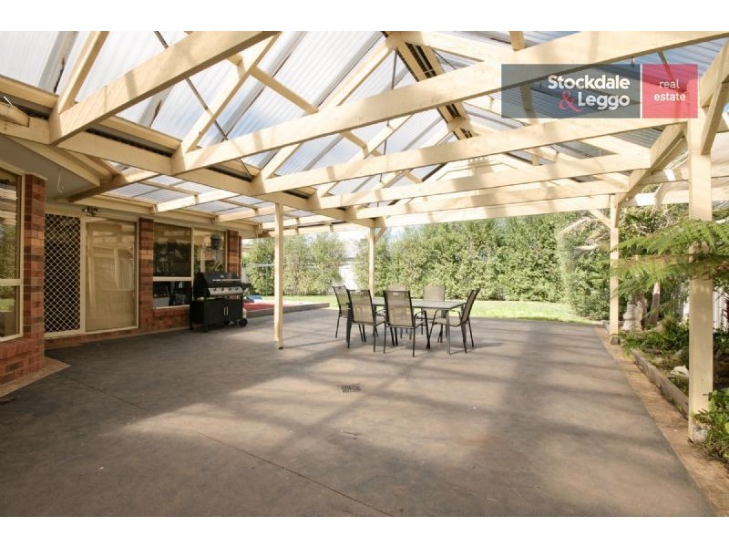 34 Stoneleigh Place, Craigieburn VIC 3064