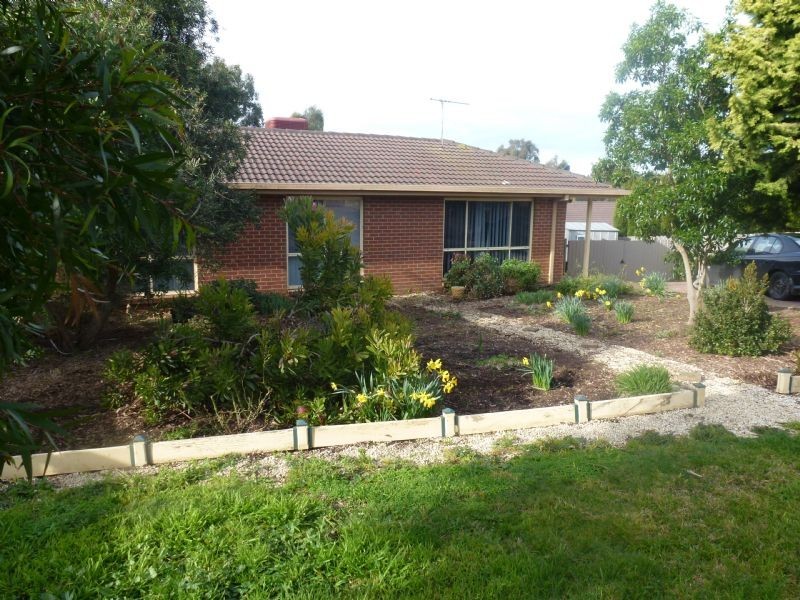 8 Falmer Place, Craigieburn VIC 3064