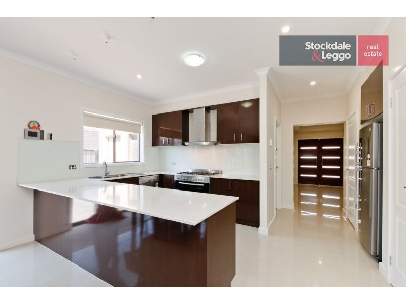 5 Dempster Drive, Craigieburn VIC 3064