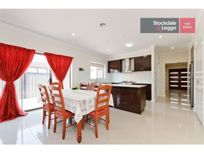 5 Dempster Drive, Craigieburn VIC 3064