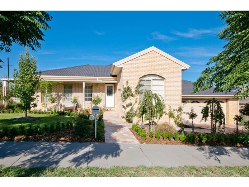 10 MacColl Street, Craigieburn VIC 3064