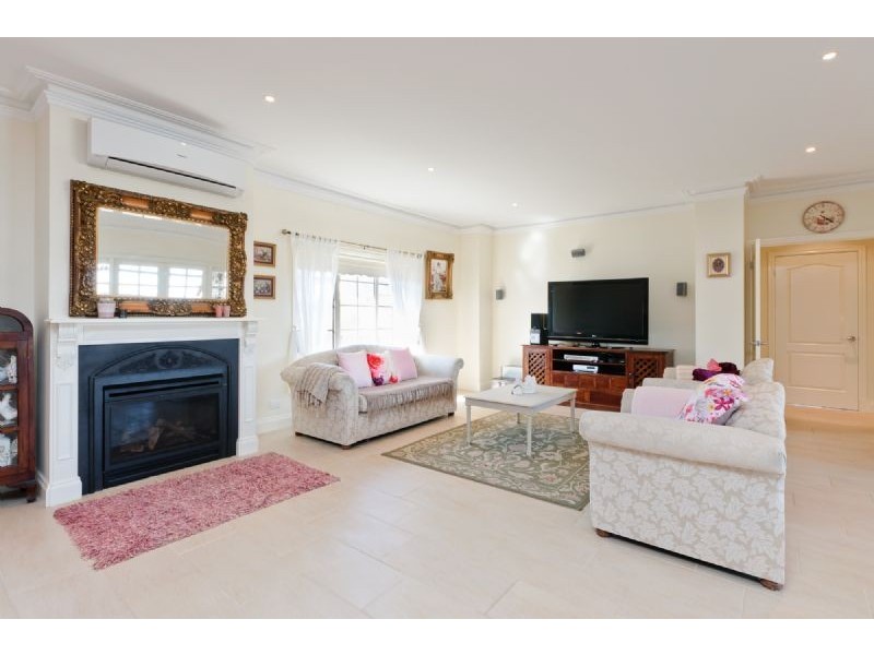 10 MacColl Street, Craigieburn VIC 3064