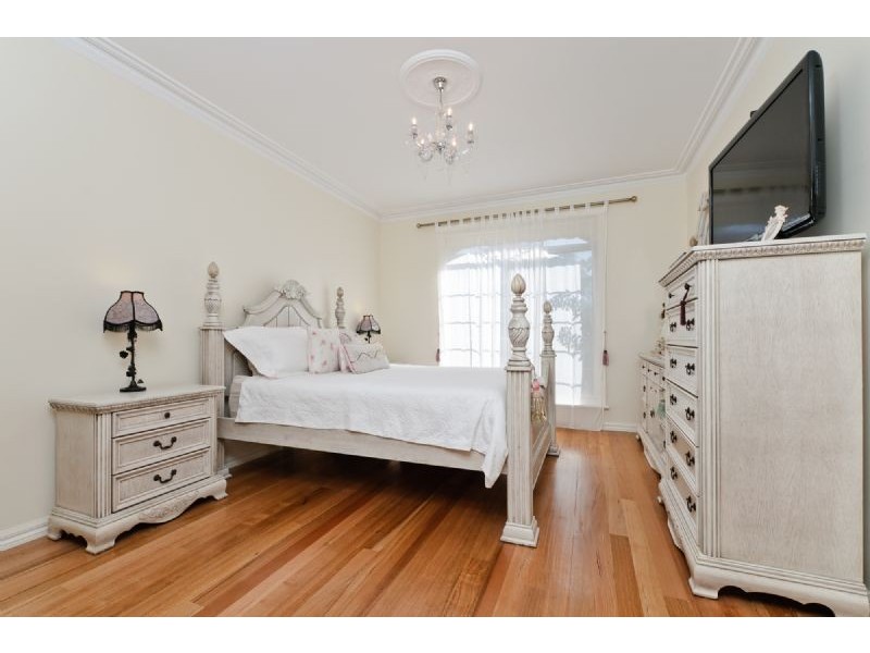 10 MacColl Street, Craigieburn VIC 3064