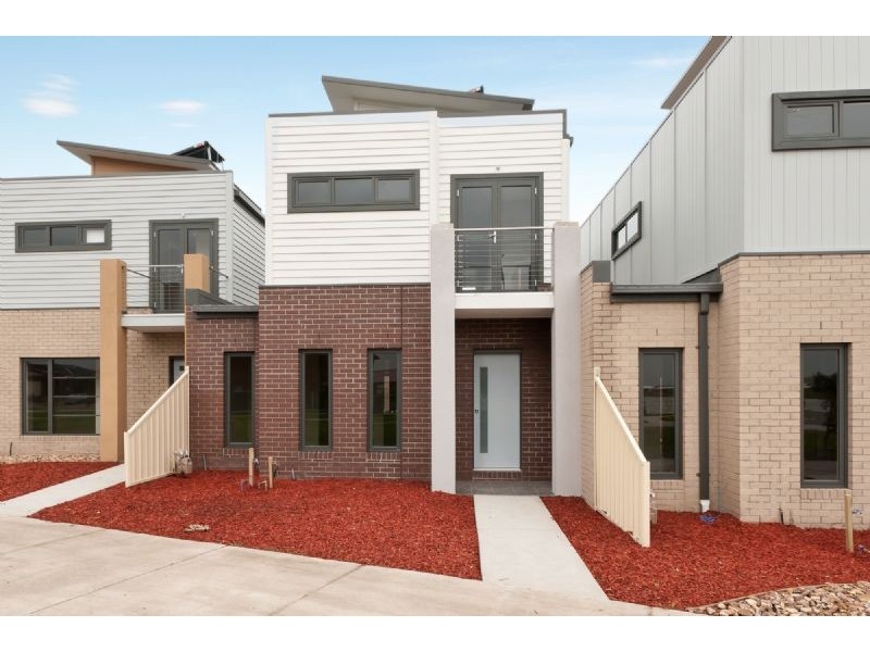 4/1 Clarendon Ave, Craigieburn VIC 3064