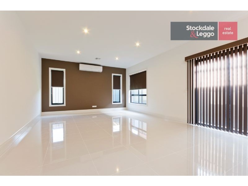 24 Rockwall Drive, Craigieburn VIC 3064
