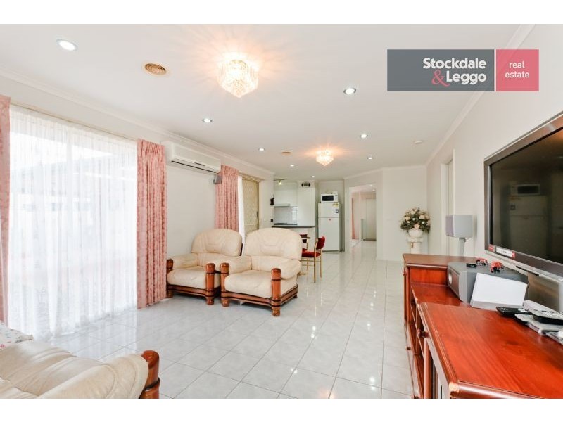 22 Maple Place, Craigieburn VIC 3064