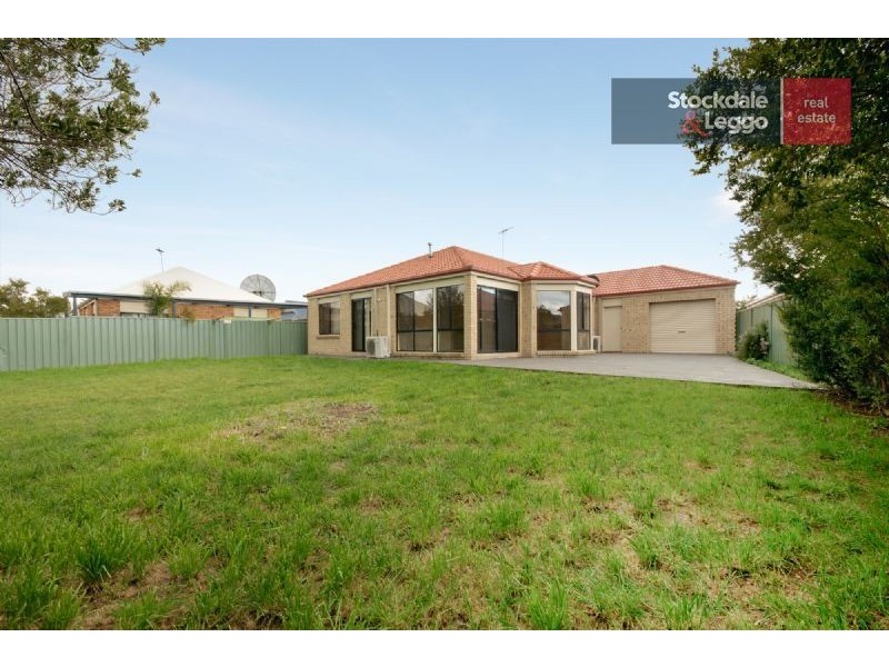 5 Swinburne Close, Craigieburn VIC 3064