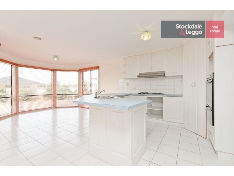 24 Waterbury Turn, Craigieburn VIC 3064