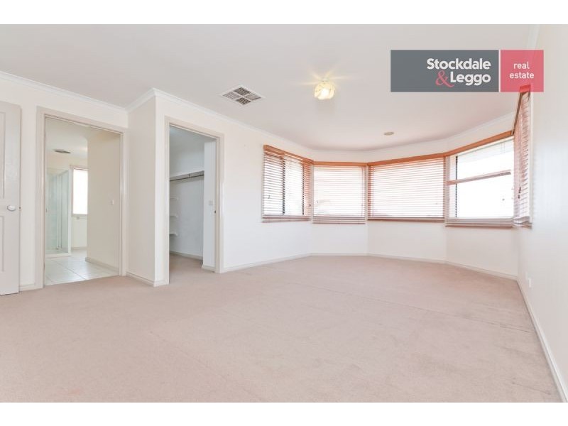 24 Waterbury Turn, Craigieburn VIC 3064