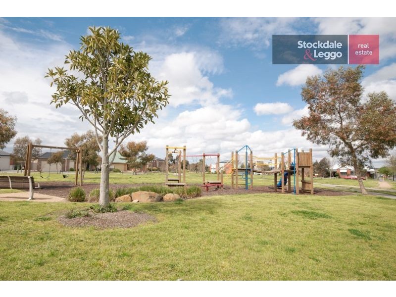1 Tiree Lane, Craigieburn VIC 3064