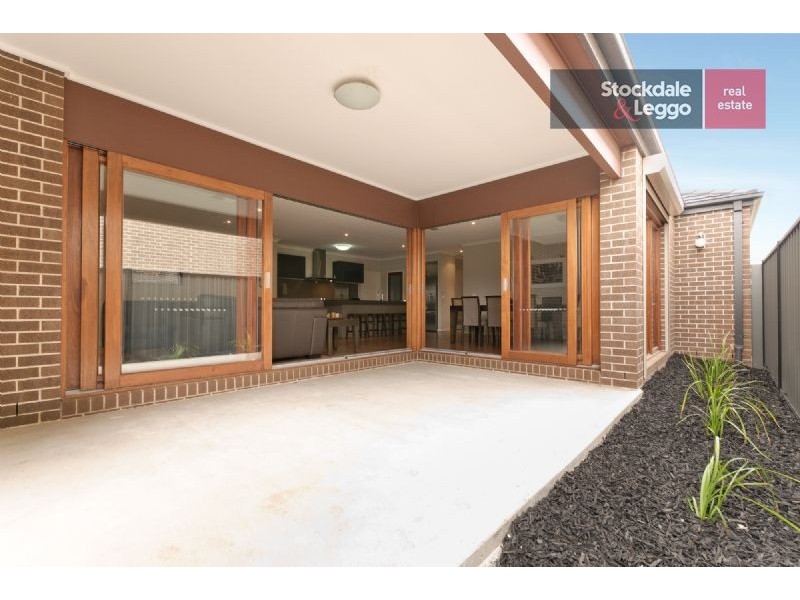 8 Bottlebrush Road, Craigieburn VIC 3064